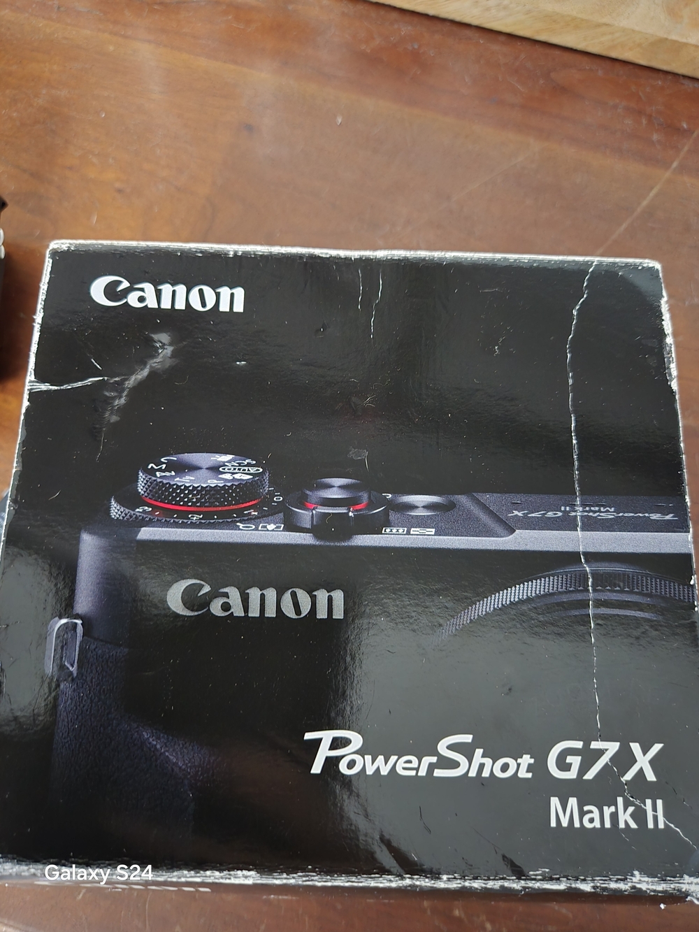 Canon PowerShot Compact Digital Camera in Black - Picture 2 of 10